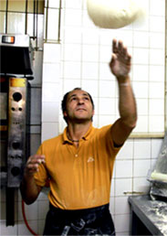 Pizza Eduardo - Eduardo macht Pizza